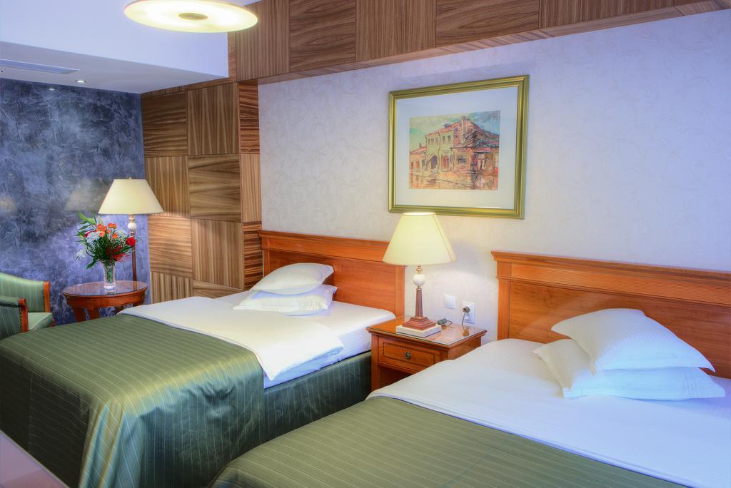 Hotel Oltenia Krajowa Zewnętrze zdjęcie